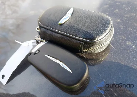 2016 Chrysler 300C Platinum Awd from USA, damaged, VIN 2C3CCASGXGH117275